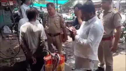 जलेसर: जलेसर कस्बा में बाल श्रम के विरुद्ध अभियान चलाया गया, श्रम परिवर्तन अधिकारी ने पांच बच्चों को बाल श्रम से कराया मुक्त