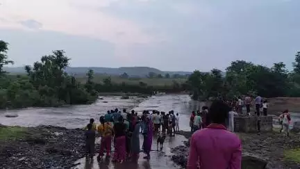 पहली बरसात ने गाँवओं का नजारा मनमोह बनाया देखे यह वीडियो गोपालपुर वाशी पहुँच गए नदी देखने