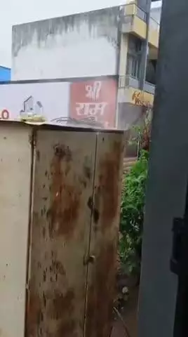 खंडवा नगर: खंडवा के तुलसी स्टेट में एक्सटेंशन बॉक्स में आग लगने से कई इलाकों की बिजली गुल