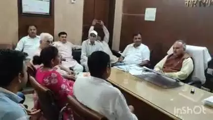 सोनीपत: पार्षदों ने नगर निगम कार्यालय में मेयर राजीव जैन से मुलाकात कर शहर के हालातों के बारे में बताया