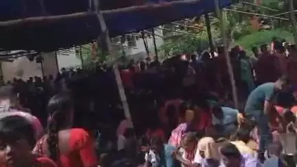 মঙ্গলকোট: মঙ্গলকোটের কল্যানপুর গ্ৰামে অষ্টপ্রহর হরিনাম সংকীর্তন উপলক্ষ্যে মহোৎসবের আয়োজন, ভোগ খেলেন অগনিত মানুষ