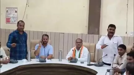 रामगंजमण्डी: पालिका सभागार में पार्षदों की बैठक आयोजित, सफाई, अतिक्रमण, रोड लाइट और सांडों की समस्या पर उठाए सवाल