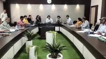 लालबर्रा: निरीक्षण न करने पर कनिष्ठ आपूर्ति अधिकारी को कारण बताओ नोटिस, कलेक्टर ने दिए निर्देश