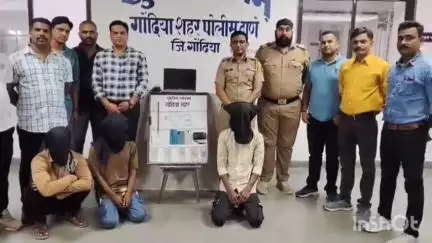 गोंदिया: गोंदिया शहरातील तीन व आमगाव येथील एका घरफोडीच्या गुन्ह्याचा गोंदिया शहर पोलिसांनी केला उलगडा