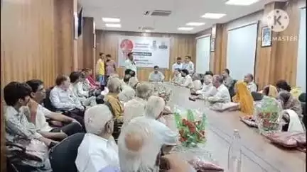 डीडवाना: जिला कलेक्टर कार्यालय के सभागार में संविधान हत्या दिवस कार्यक्रम का आयोजन, लोकतंत्र सेनानियों का किया गया सम्मान
