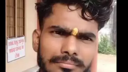 सांप के डसने से युवक की मौत रात को सोते समय डसा डिब्बे में डालकर सांप को भी ले गए अस्पताल