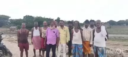 बलिया: अंडरपास की मांग को लेकर चांदनीपुर में ग्रामीणों का प्रदर्शन, कहा–10 हजार की आबादी होगी प्रभावित #jansamasya