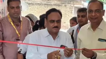 महावन: डायरिया की रोकथाम के लिए सीएमओ ने लक्ष्मी नगर स्थित यूपीएससी केंद्र का किया शुभारंभ
