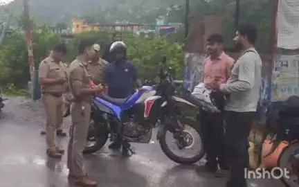 बागेश्वर: शराब के नशे में वाहन चलाने वाले चालक को पुलिस ने गिरफ्तार किया, बुलेट वाहन किया सीज