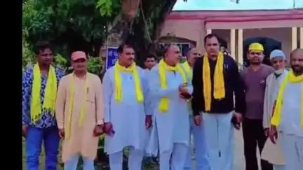 अमरोहा: अमरोहा के मौहल्ला पक्का बाग में 24 घंटे मंडरा रहा खतरा, सुभासपा के पदाधिकारियों ने डीएम को सौंपा ज्ञापन