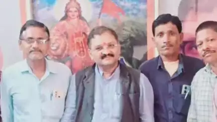 गंडई के नजदीकी ग्राम पंचायत ढाबा के प्रतिनिधियों ने सांसद संतोष पांडे से मुलाकात कर विकास कार्यों की मांग रखी