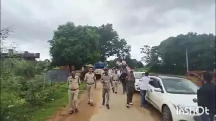 लखनपुर: समितियो में खाद की किल्लत से किसान परेशान राज्यपाल के नाम कांग्रेस ने अमेरा समिति प्रबंधक सौंपा ज्ञापन #jansamasya