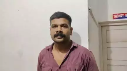 ചാവക്കാട്: മടേക്കടവിൽ നിന്നും കഞ്ചാവുമായി രണ്ടുപേർ പിടിയിൽ, വിലങ്ങുമായി ഓടിരക്ഷപ്പെട്ട ഒരു പ്രതിയെ പിന്തുടർന്ന് പിടികൂടി