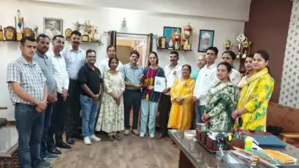 अम्ब: अंब कॉलेज की छात्रा काम्या जसवाल ने बीसीए में प्रदेश स्तर पर दूसरा स्थान हासिल किया
