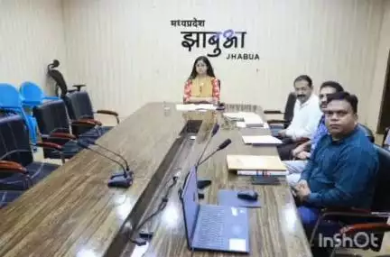 झाबुआ: झाबुआ में मुख्य सचिव ने वीडियो कॉन्फ्रेंसिंग से निर्माण प्रोजेक्ट्स की समीक्षा की, कलेक्टर भी मौजूद रहीं