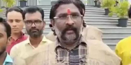 उत्तर सोलापूर: राशन माफियावर MPDA अंतर्गत कारवाईची मागणी: प्रहारचे शहराध्यक्ष अजित कुलकर्णी यांचे जिल्हाधिकाऱ्यांना निवेदन...