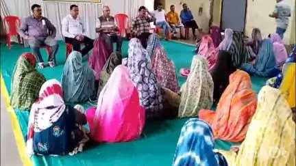 धार: जनपद शिक्षा केंद्र तिरला में रसोइयों के लिए स्वास्थ्य परीक्षण एवं प्रशिक्षण शिविर आयोजित