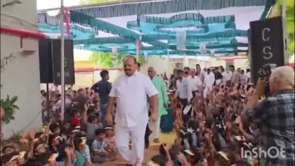 રાપર: વિકસવાડી તથા પલાસવા કન્યા શાળા મધ્યે રાપર ધારાસભ્યની ઉપસ્થિતમાં કન્યા કેળવણી મહોત્સવ અને શાળા પ્રવેશોત્સવ ઉજવાયો...