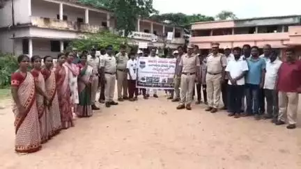 మెదక్: నిజాంపేటలో ఎసై రాజేష్ ఆధ్వర్యంలో గంజాయి మత్తుపదార్థాల నివారణకు విద్యార్థులచేత అవగాహన ర్యాలీ