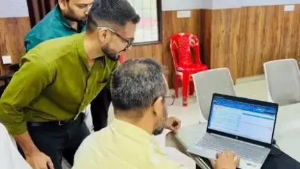 मुंगेली: कलेक्टर ने ई-ऑफिस के जरिए भेजी फाइल, जिले में ई-ऑफिस की विधिवत शुरुआत, कहा- ई-ऑफिस से होगी सुविधा व शीघ्रता