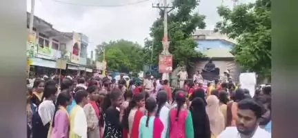 శంకరంపేట ఏ: యువత మార్గద్రవ్యాలకు దూరంగా ఉండాలి 
 అల్లాదుర్గం సిఐ రేణుక రెడ్డి