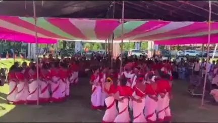 চাৰিদুৱাৰ: ঝুমুইৰ বিনন্দিনীত অংশ লোৱা শিল্পীসকলৰ বাবে চাৰিদুৱাৰ চাহ বাগিছাত  অভিনন্দন অনুষ্ঠান অনুষ্ঠিত, উপস্থিত বৰছলাৰ বিধায়ক