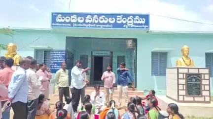 అలంపూర్: విద్యార్థి సంఘాల ఆధ్వర్యంలో ఐజ ఎంఈఓ గారికి వినతి పత్రం అందజేత