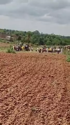 आज कांकरिया गुर्जर की 7000 बीघा से वन विभाग और राजस्व विभाग द्वारा अतिक्रमण हटाया गया जो कि पिछले 55 वर्षों से था