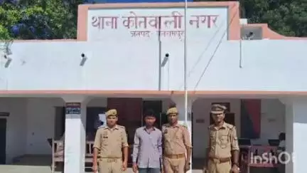 बलरामपुर: को0 नगर थाना पुलिस टीम ने पोक्सो एक्ट में वांछित अभियुक्त को किया गिरफ्तार