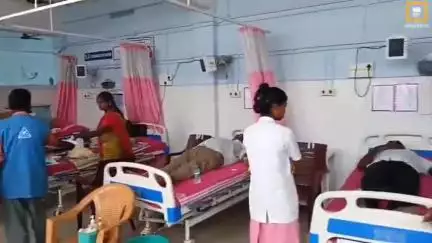 அரூர்: அரூர் அரசு மருத்துவமனையில் ரத்தம் வழங்கிய காவலர்கள்