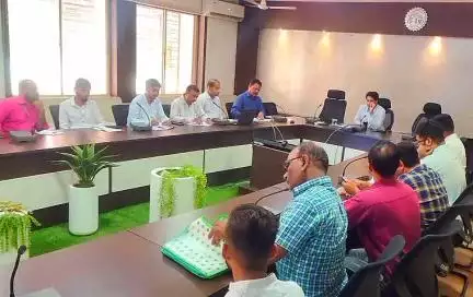 किरनापुर: कलेक्टर ने नगर मुख्यालय में की खाद्य आपूर्ति विभाग के कार्यों की समीक्षा