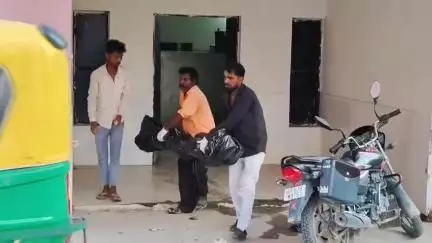 पडरौना: बरवा कोटवा गांव में युवक की संदिग्ध मौत, तलाकशुदा पत्नी ने जहर देने का लगाया आरोप, पुलिस पीएम करवाकर जांच में जुटी