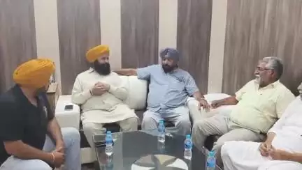 ਫਾਜ਼ਿਲਕਾ: ਦਾਣਾ ਮੰਡੀ ਵਿਖੇ ਜ਼ਿਲਾ ਇਲੈਕਟਰੋਨਿਕ ਮੀਡੀਆ ਦੇ ਦਫਤਰ ਪਹੁੰਚੇ ਫਿਰੋਜਪੁਰ ਤੋਂ ਐਮਪੀ ਸ਼ੇਰ ਸਿੰਘ ਘੁਬਾਇਆ