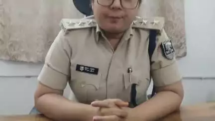नवादा: साइबर ठगी करने वाले 2 अपराधियों को गिरफ्तार, कूरियर डिलीवरी के नाम पर लिंक भेजकर फोन करते थे हैक