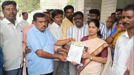 ಮುಳಬಾಗಿಲು: ಧನಕರುಗಳಿಗೆ ಮೀಸಲಿಟ್ಟಿರುವ ಕುಂಟೆ ಒತ್ತುವರಿ ತೆರವುಗೊಳಿಸುವಂತೆ ನಗರದಲ್ಲಿ ಕರ್ನಾಟಕ ರಾಜ್ಯ ಪರಿಸರ ಸಂರಕ್ಷಣಾ ಸೇವಾ ಟ್ರಸ್ಟ್ ಒತ್ತಾಯ