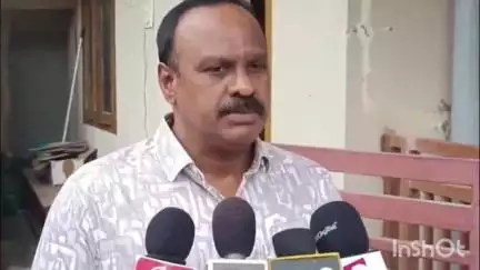 మణుగూరు: బూర్గంపాడు సబ్ రిజిస్టర్ కార్యాలయంలో ఏసీబీ డిఎస్పి రమేష్ ఆధ్వర్యంలో దాడులు
