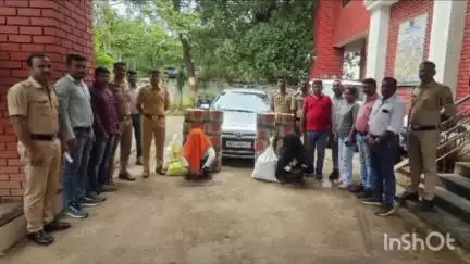 चंद्रपूर: बामणी रोड अवैध देशी दारू वाहतुकीवर बल्लारपूर पोलिसांची मोठी कारवाई 3 लाख  95 हजार रुपये किमतीचा मुद्देमाल जप्त