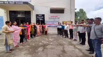 टिहरी: नशे का सेवन करने वाला व्यक्ति परिवार के लिए बोझ बन जाता है: बालकृष्ण भट्ट, सदस्य जिला किशोर न्याय बोर्ड