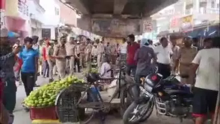 महाराजगंज: बछरावां में यातायात पुलिस को स्थानीय पुलिस का नहीं मिला पूरा सहयोग, अतिक्रमण हटाओ अभियान के नाम पर केवल खानापूर्ति