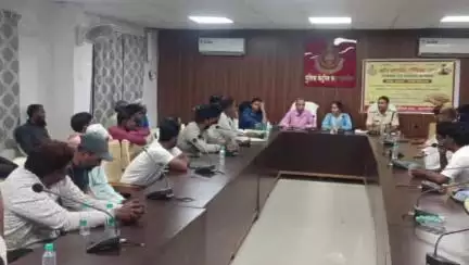 खरगौन: मुहर्रम पर्व को लेकर खरगोन कंट्रोल रूम में शांति समिति की बैठक संपन्न