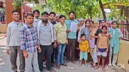धौलपुर: #jan samasya जलभराव की समस्या से कॉलोनीवासी परेशान

जिला कलेक्टर को सौंपा ज्ञापन