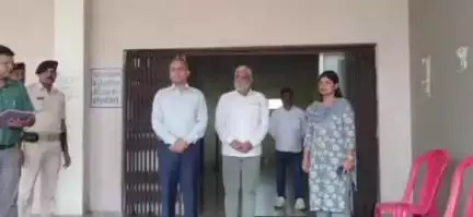 गोलमुरी-सह-जुगसलाई: कीताडीह में उपायुक्त ने ईवीएम वेयरहाउस का निरीक्षण कर सुरक्षा व्यवस्था की जानकारी ली