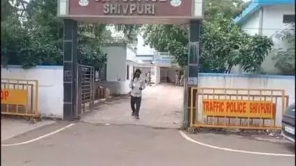 शिवपुरी नगर: नोहरीकलां में बीड़ी पी रहे युवक से 4 लोगों ने की मारपीट, बचाने आए भाई और बेटे को भी पीटा