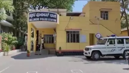 ಚಳ್ಳಕೆರೆ: ತಾಲ್ಲೂಕಿನ ವಿಡಪನಕುಂಟೆಯಲ್ಲಿ ಇಸ್ಪೀಟ್ ಜೂಜಾಟದಲ್ಲಿ ತೊಡಗಿದ್ದ ನಾಲ್ವರನ್ನು ಬಂಧಿಸಿದ ಚಳ್ಳಕೆರೆ ಪೊಲೀಸರು