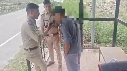 डुंडा: ऑपरेशन लगाम के तहत यातायात पुलिस ने 10 लोगों के खिलाफ की चालानी कार्रवाई