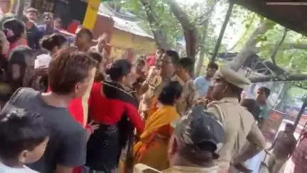कानपुर: VIP रोड पर शव रखकर हंगामा करने वाले 40 अज्ञात लोगों के खिलाफ रिपोर्ट दर्ज, पहचान में जुटी कोहना पुलिस