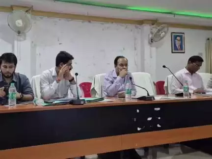 गया टाउन सीडी ब्लॉक: पितृपक्ष मेला महासंगम के सफल आयोजन को लेकर जिलाधिकारी शशांक शुभंकर ने की बैठक