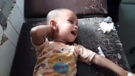 कोल: जिला चिकित्सालय में अज्ञात वाहन की टक्कर से दंपति और मासूम बच्चा घायल, किया JN मेडिकल कॉलेज रेफर
