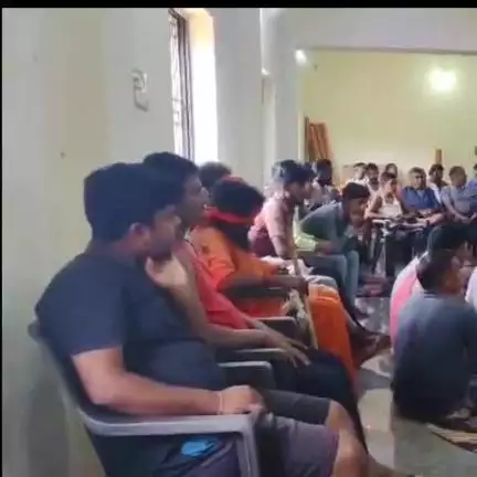 बरकागाँव: बादम के लोगों ने कॉल कंपनियों के खिलाफ बादम बंद रखा, बैठक में जमीन न देने का किया ऐलान