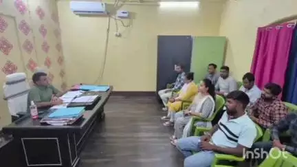 जमालपुर: जमालपुर प्रखंड कार्यालय में SSG 2025 के कार्यों में तेजी लाने के लिए स्वच्छता सुपरवाइजरों के साथ बैठक